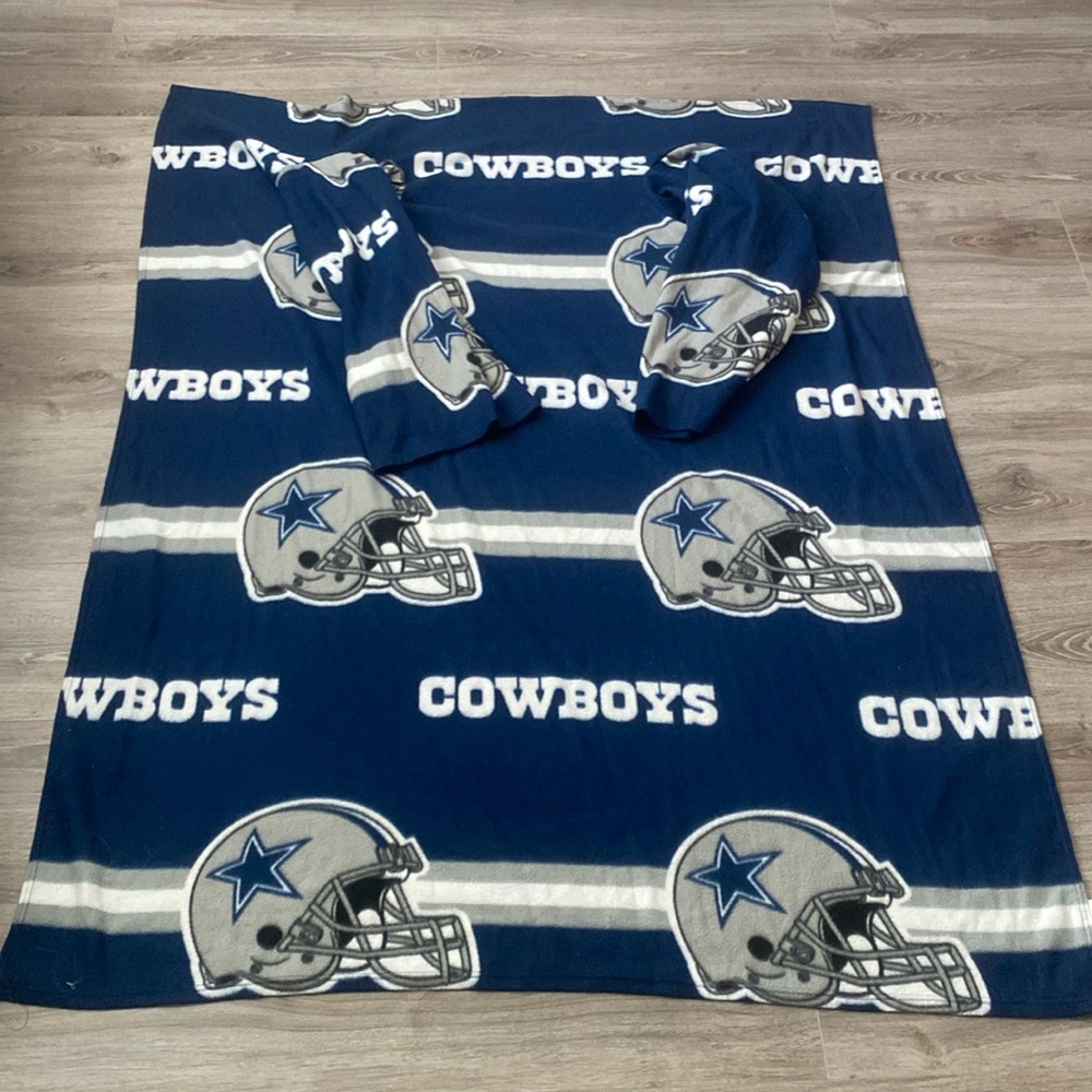 The Northwest Company Dallas Cowboys Fleece Snuggy Throw Blanket with Sleeves